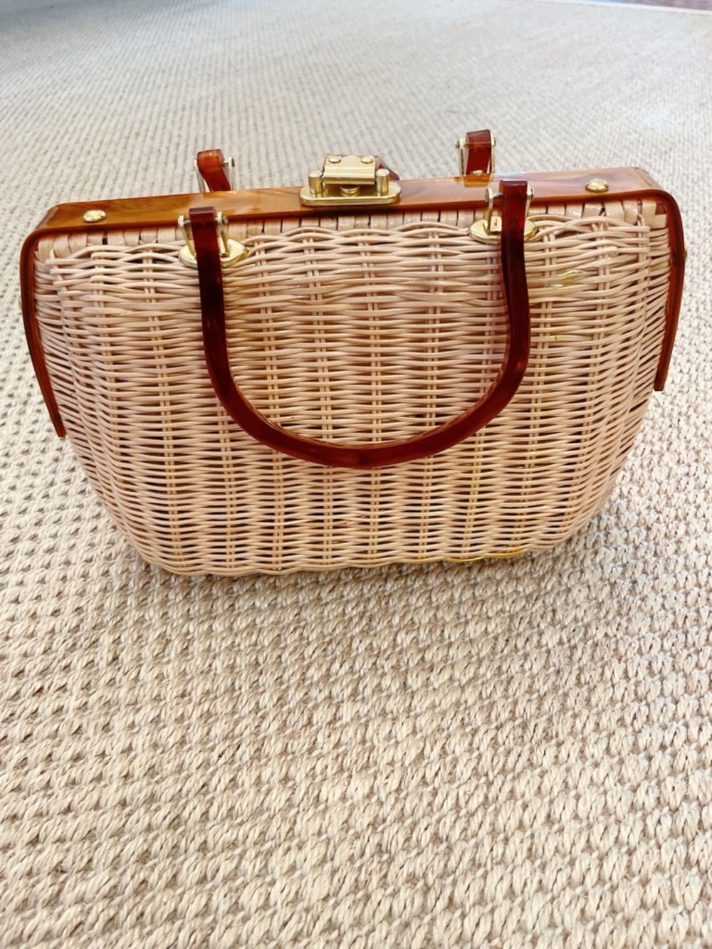 Vintage Lucite & Wicker Handbag Purse Clam Shell Open - quiet luxury - 1950s - Picture 10 of 13